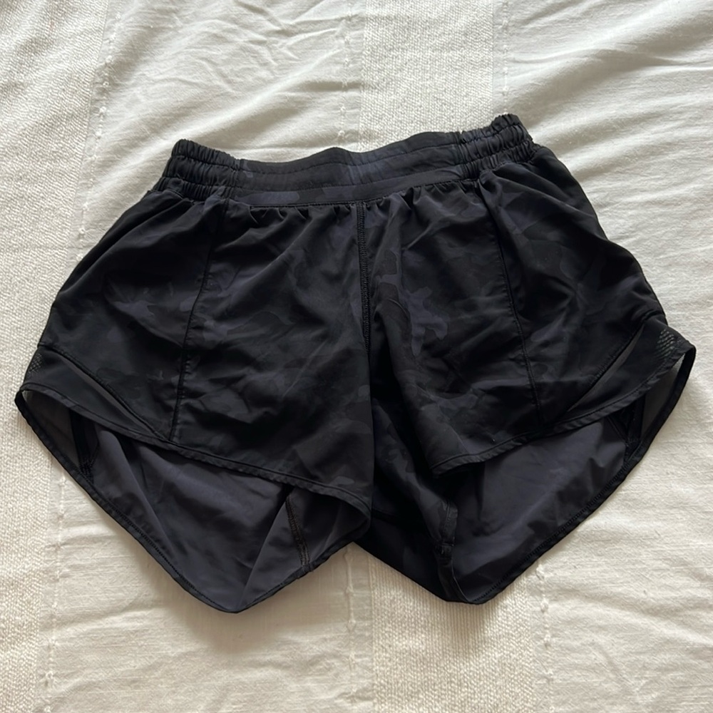 Lululemon hotty hot shorts 4 inch